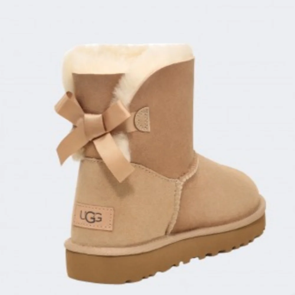 UGG Bailey Mini Bow II Chestnut Winter Boots Women's Size 7 Brand New In Box